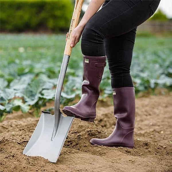 Kent & Stowe Carbon Steel Square Mouth Shovel 4 Kent & Stowe Carbon Steel Square Mouth Shovel - Image 2