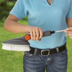 Gardena Hand-Held Scrubbing Brush -Hozelock Shop 1235123 2